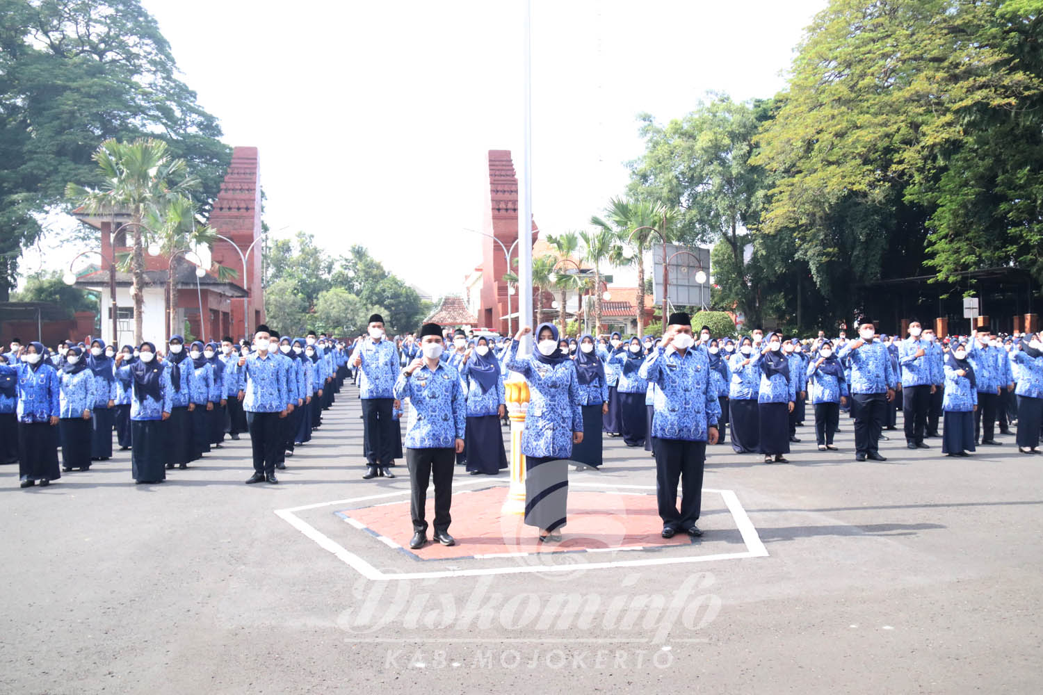Pimpin Sumpah Janji ASN Baru, Bupati Ikfina Minta Sesuaikan Diri Dengan Cepat
