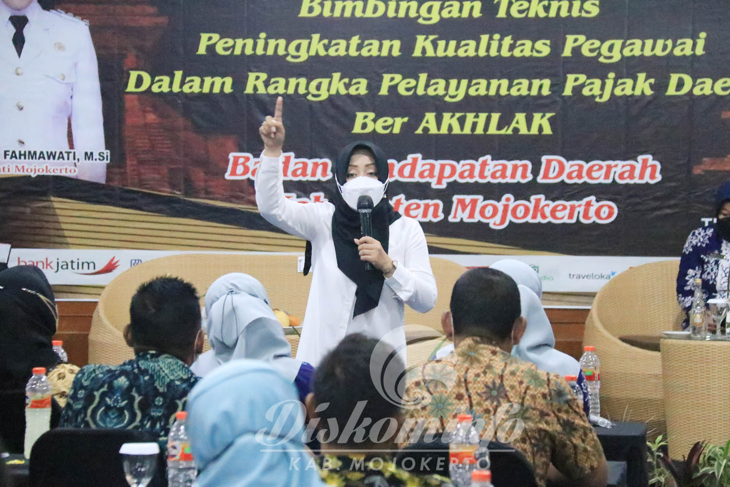 Bupati Mojokerto Beri Motivasi Peserta Bimtek Peningkatan Kualitas Pegawai Bapenda
