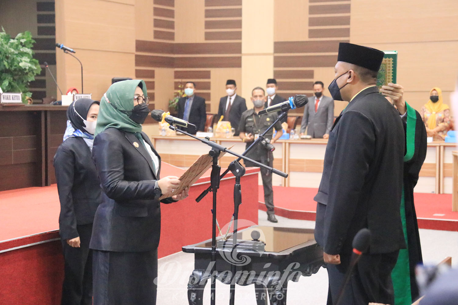 Bupati Mojokerto Hadiri Pengangkatan Pengganti Antar Waktu DPRD Kabupaten Mojokerto