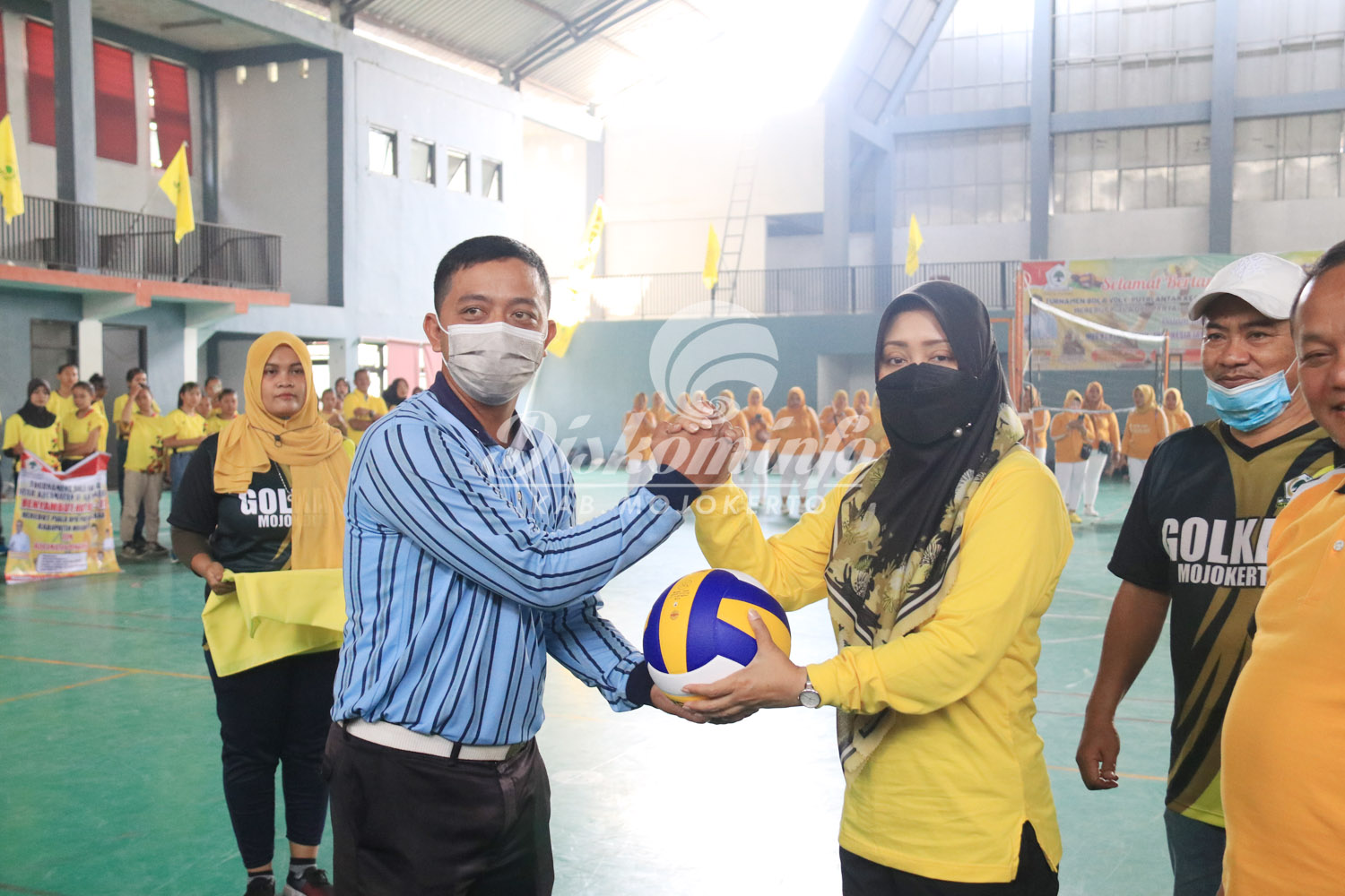 Bupati Mojokerto Hadiri Pembukaan Turnamen Bola Voli Putri 