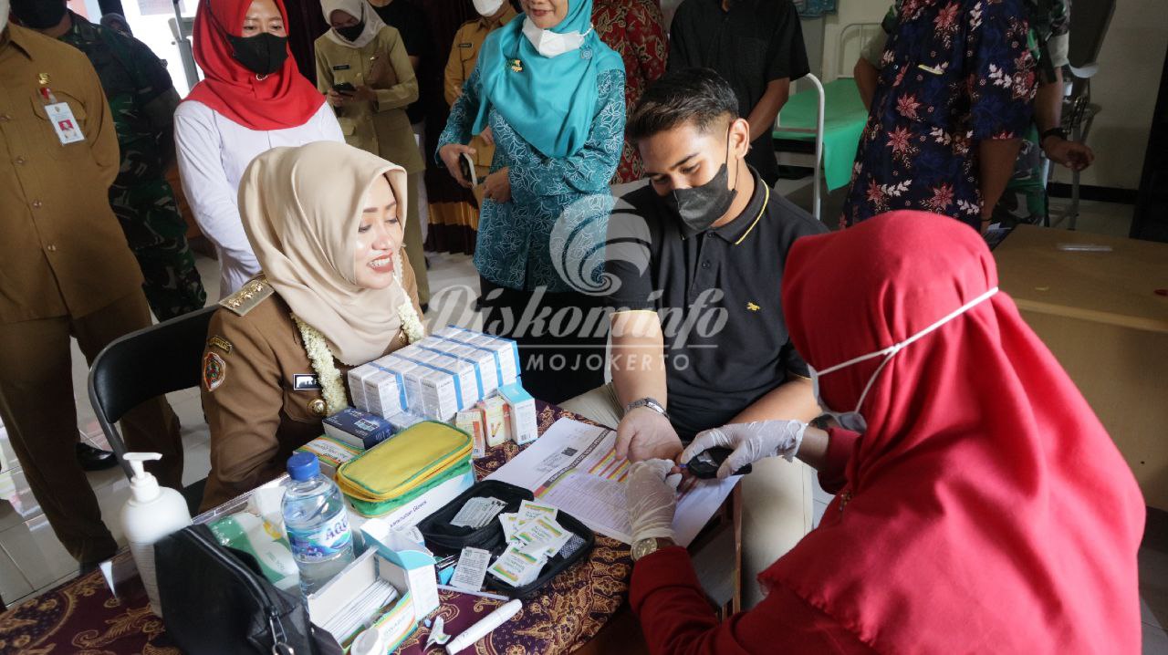 Peringatan HUT RI Ke-77, Pemkab Mojokerto Gelar Gebyar Posbindu dan Vaksinasi