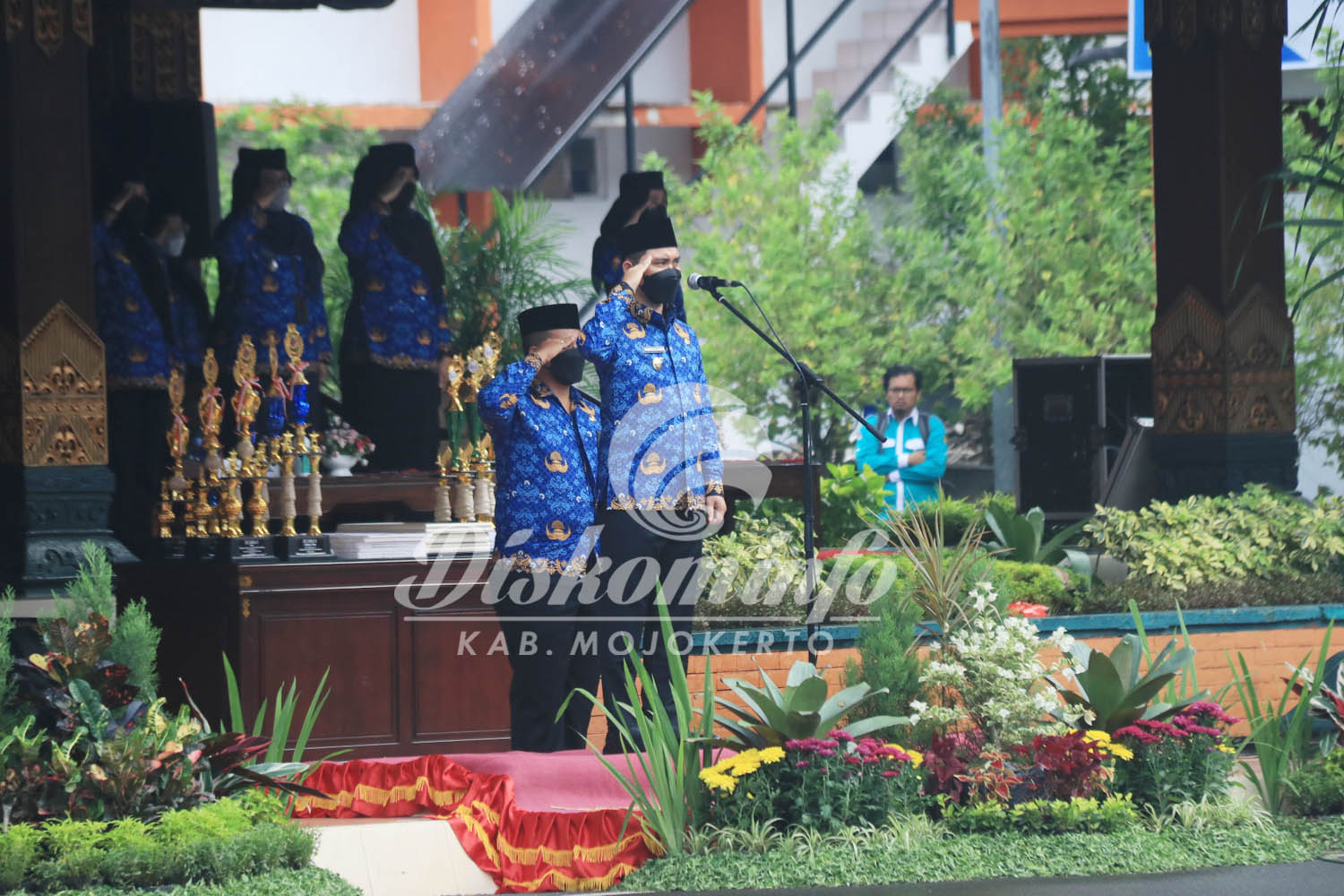 Pemkab Mojokerto Gelar Upacara Peringatan HUT Ke-51 KORPRI dan Hari Kesehatan Nasional Ke-58
