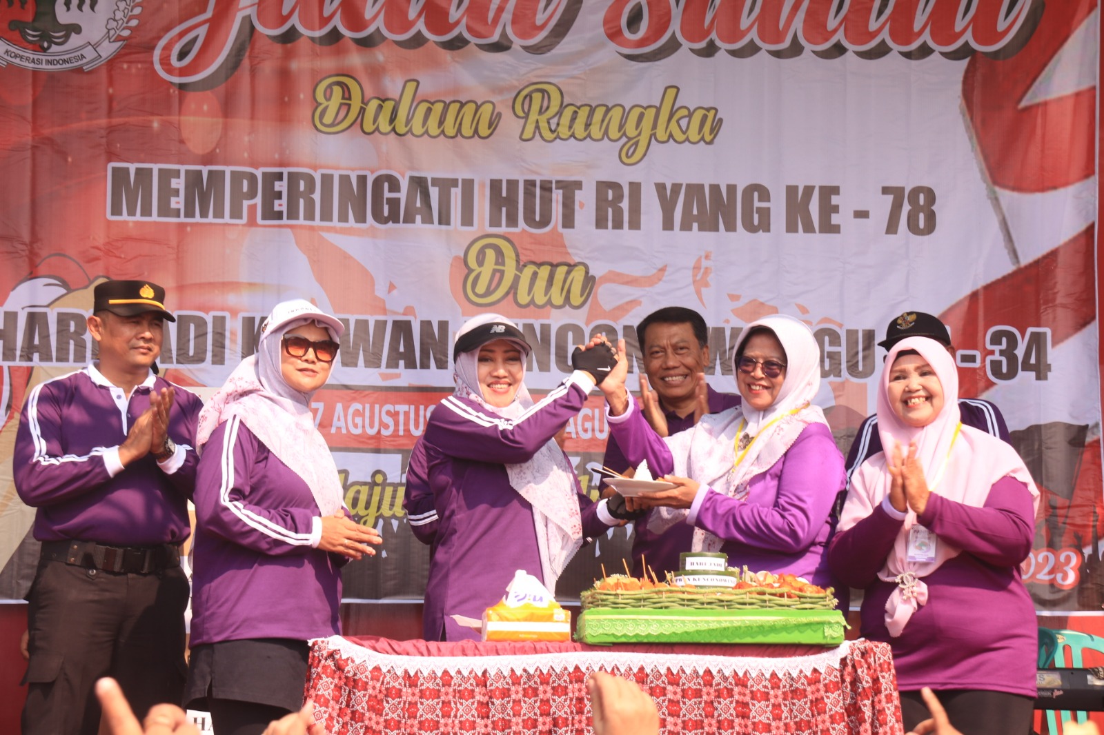 Bupati Mojokerto Hadiri Jalan Santai Peringati HUT Kopwan Kencono Wungu Ke-34