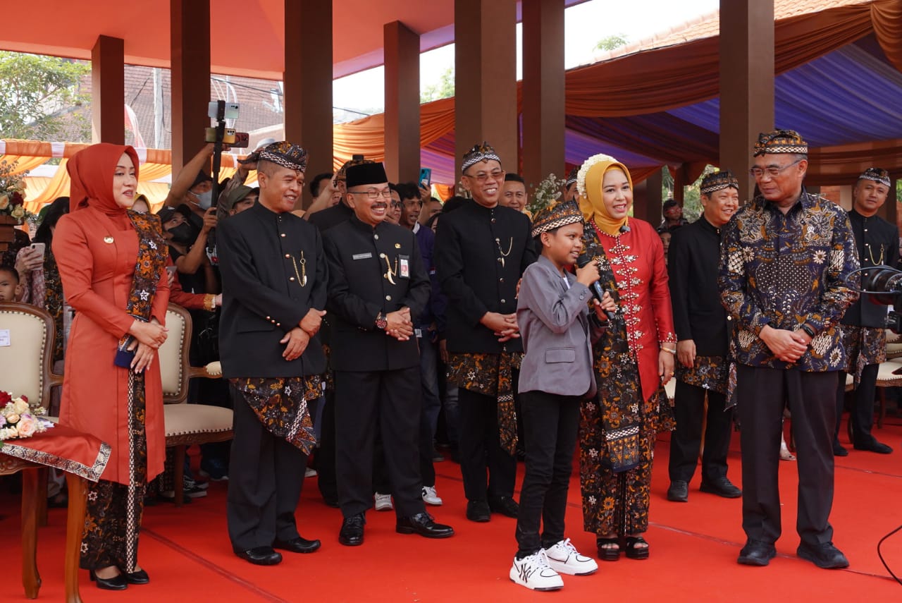 Bupati Mojokerto Hadiri Peringatan HUT Kota Mojokerto Ke-105