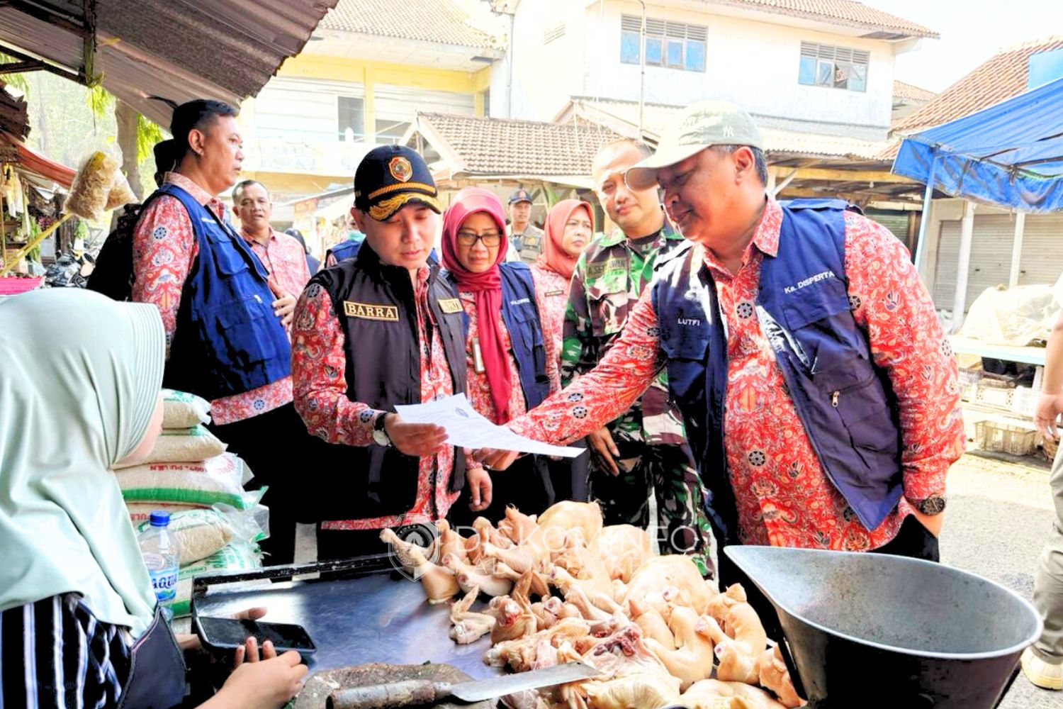 Bupati Mojokerto Sidak Pasar Raya Mojosari, Pastikan Keamanan Pangan dan Stabilitas Harga Jelang Lebaran