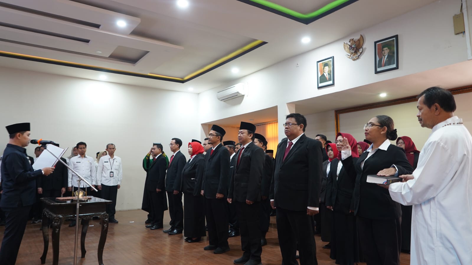 Dorong Pola Kerja Yang Profesional dan Kompeten, Bupati Mojokerto Lantik 28 Pejabat Fungsional