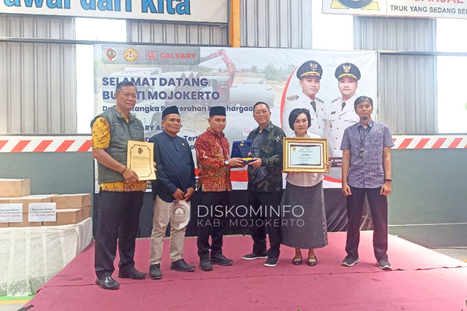 Gus Bupati Mojokerto Beri Penghargaan Perusahaan Tertib Ukur Kepada PT Calvary Abadi