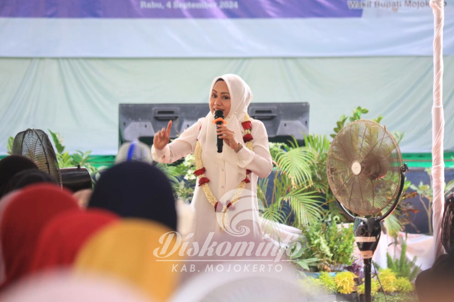 Parenting Education SMPN 1 Sooko, Bupati Ikfina Tuturkan Bagaimana Menjadi Orang Tua Hebat di Era Digitalisasi