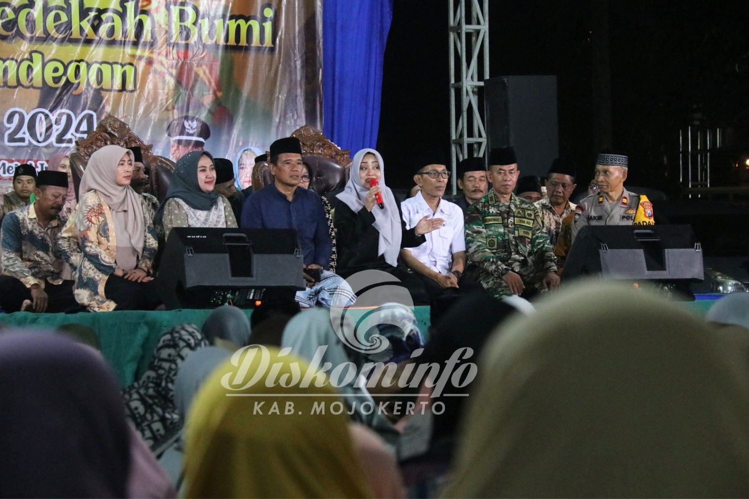 Tasyakuran dan Sedekah Desa Randegan, Bupati Ikfina Ingatkan Masyarakat Untuk Selalu Bersyukur