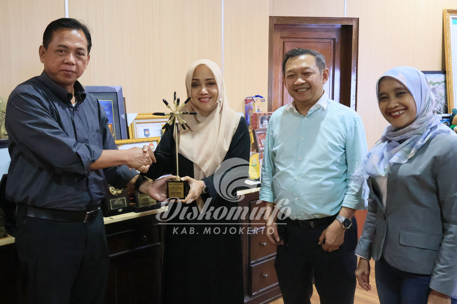 Tekan Angka Stunting di Bumi Majapahit Hingga 9,6 Persen, Bupati Ikfina Sabet Penghargaan Kepala Daerah Peduli Stunting