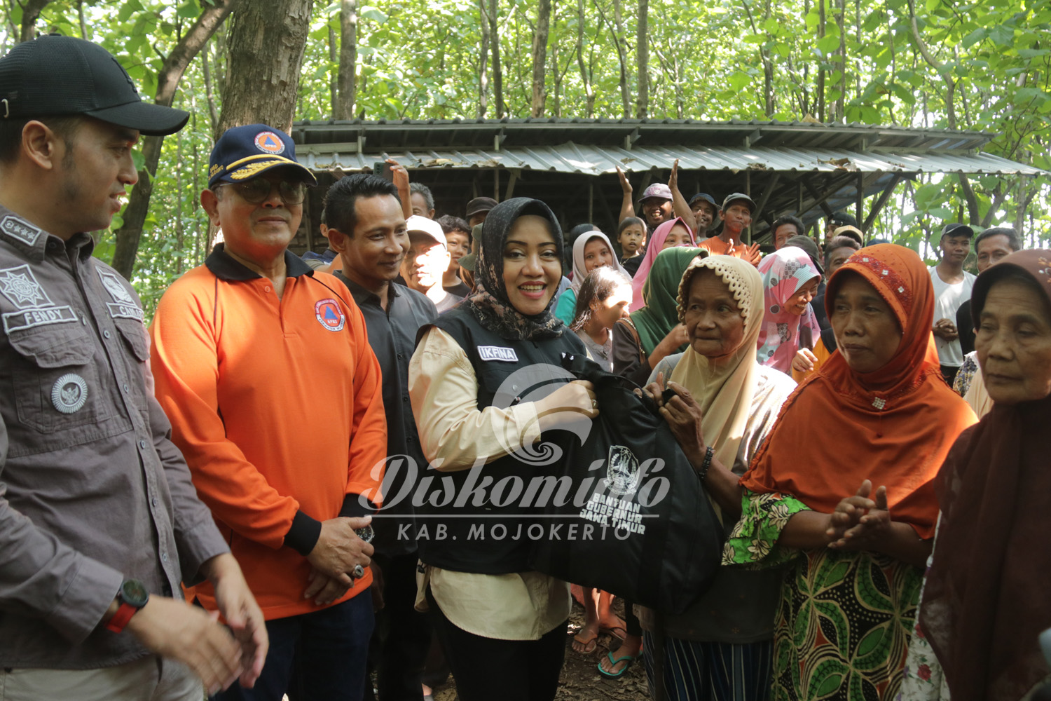 Tunjukkan Kepedulian, 4 Desa Terdampak Banjir di Kabupaten Mojokerto Kembali Diberikan Bantuan Oleh Pemkab Mojokerto.