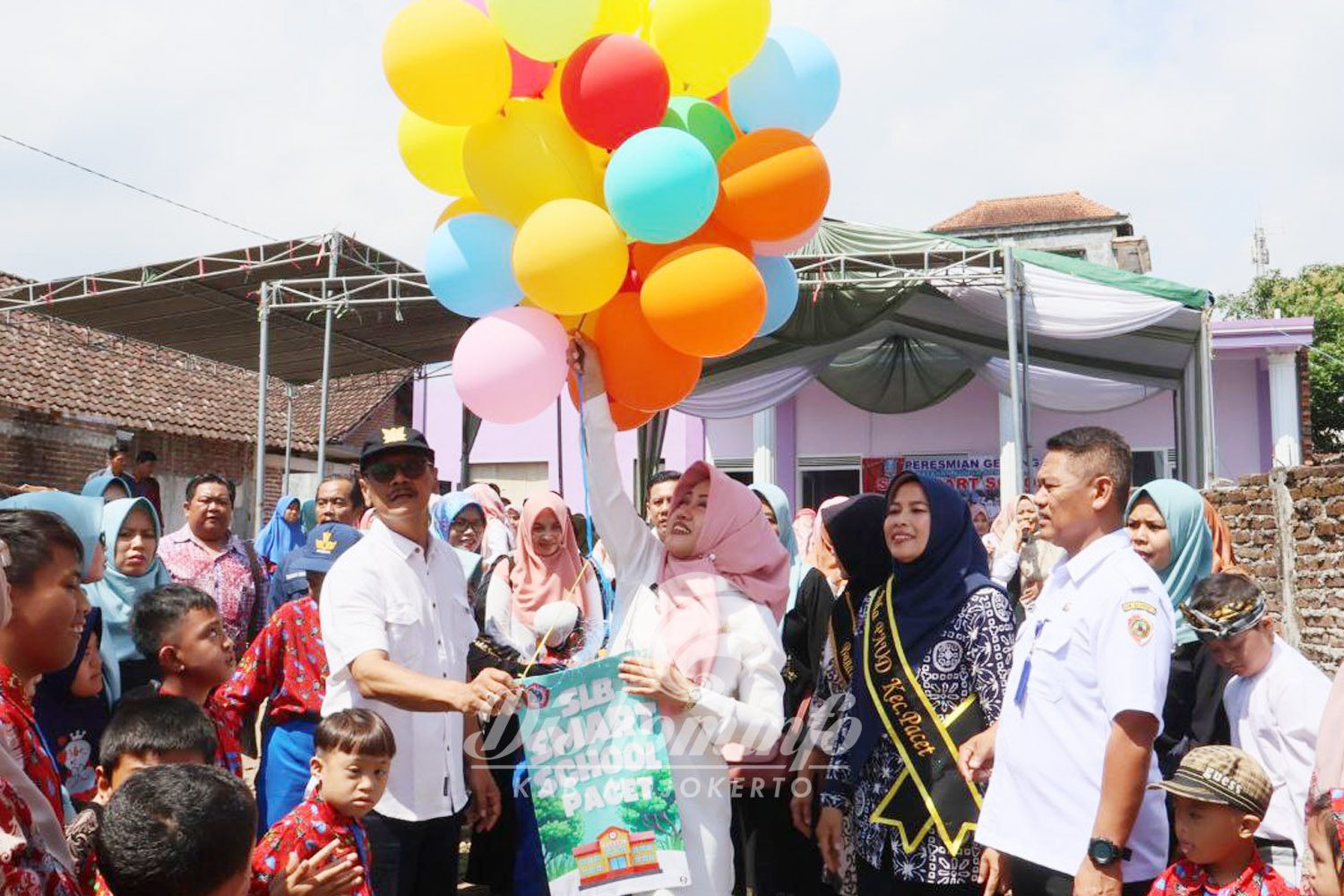 Upaya Tingkatkan Kualitas Pendidikan ABK, Bupati Ikfina Resmikan Gedung Baru SLB Smart School Pacet