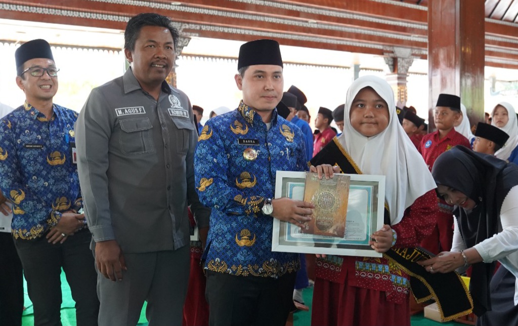 Wisuda Gemajuza dan Tahfidz Jenjang Pelajar, Ini Harapan Gus Bupati Untuk 650 Anak Penghafal Quran