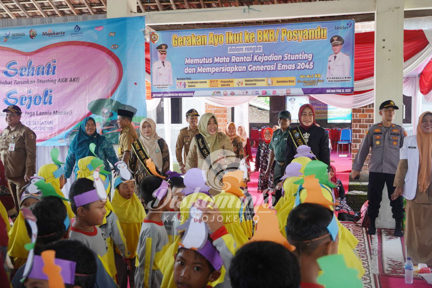 Wujudkan Lansia Mandiri dan Tekan Angka Stunting, Bupati Ikfina Terus Gulirkan Program SEHATI DAN SEJOLI